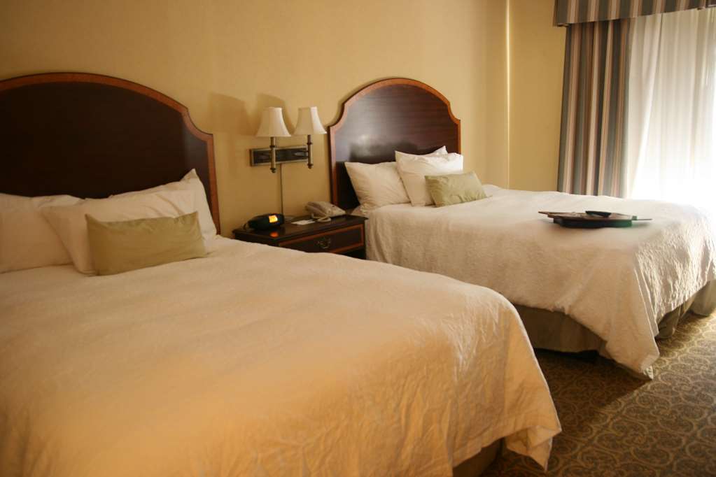 Hampton Inn פייקוויל חדר תמונה